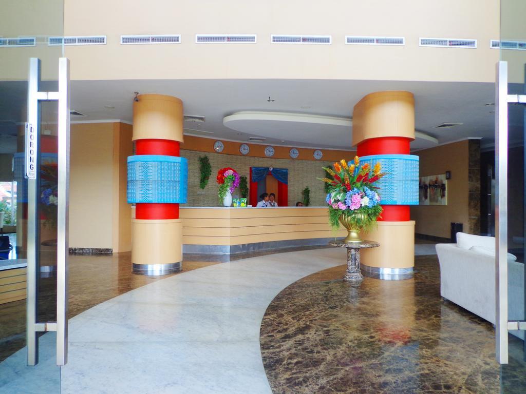 Sapadia Hotel Siantar Pematangsiantar Zewnętrze zdjęcie